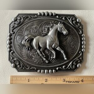 New Western Galloping Running Horse equestrian belt buckle